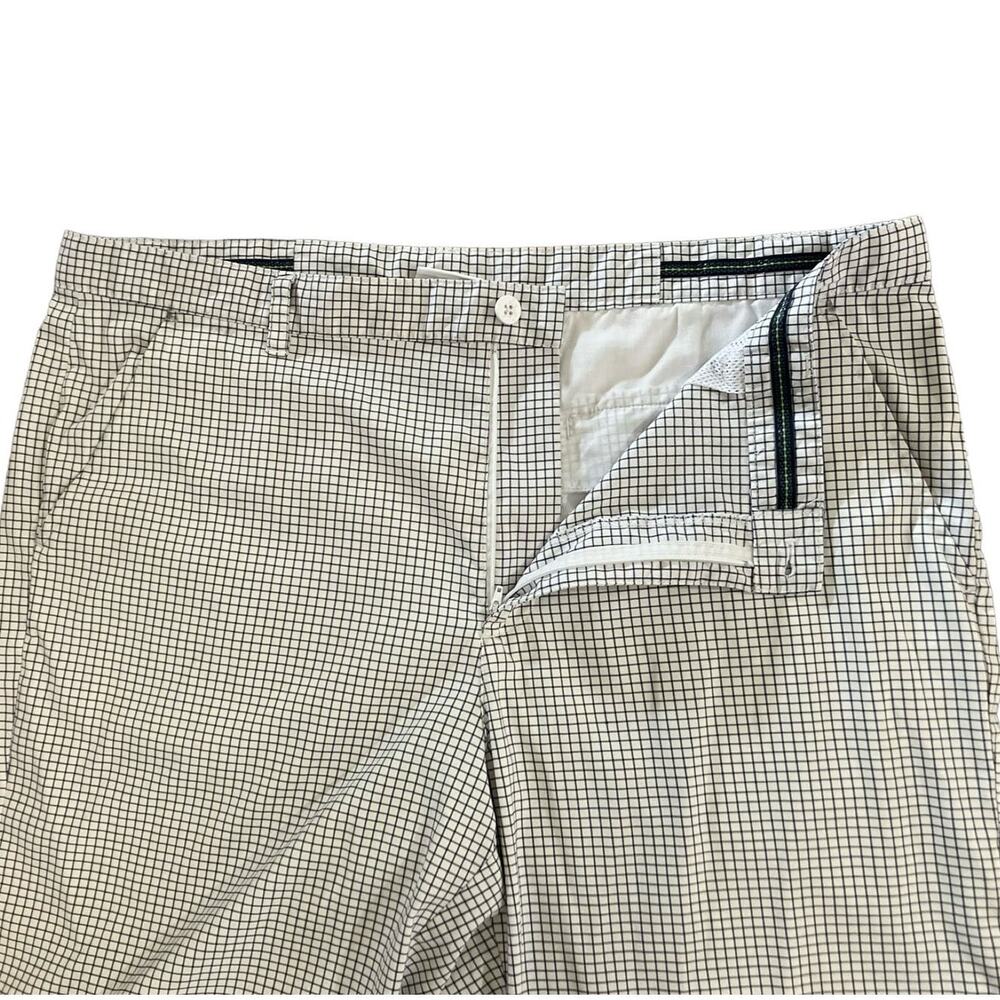 IZOD Golf Men's Black/White Plaid 10" Inseam Casual Golf Shorts | Size 42 - Picture 3 of 7